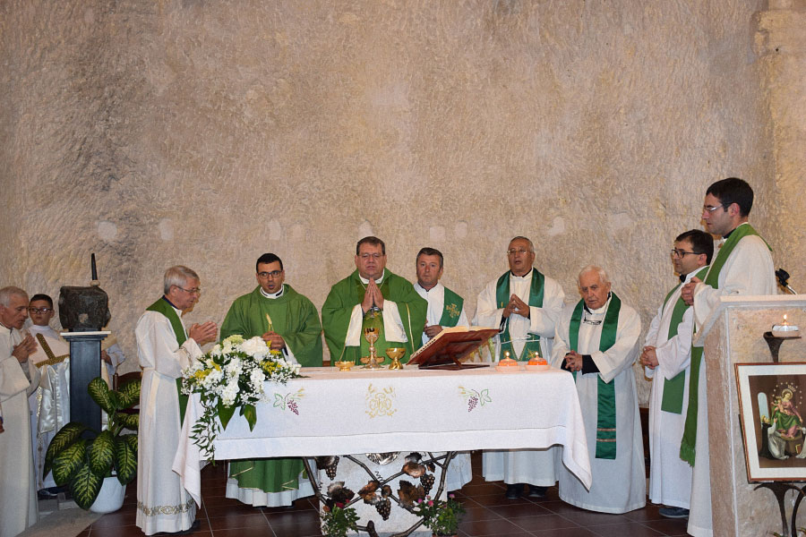 Il nuovo parroco di Pietracupa don Simone Iocca