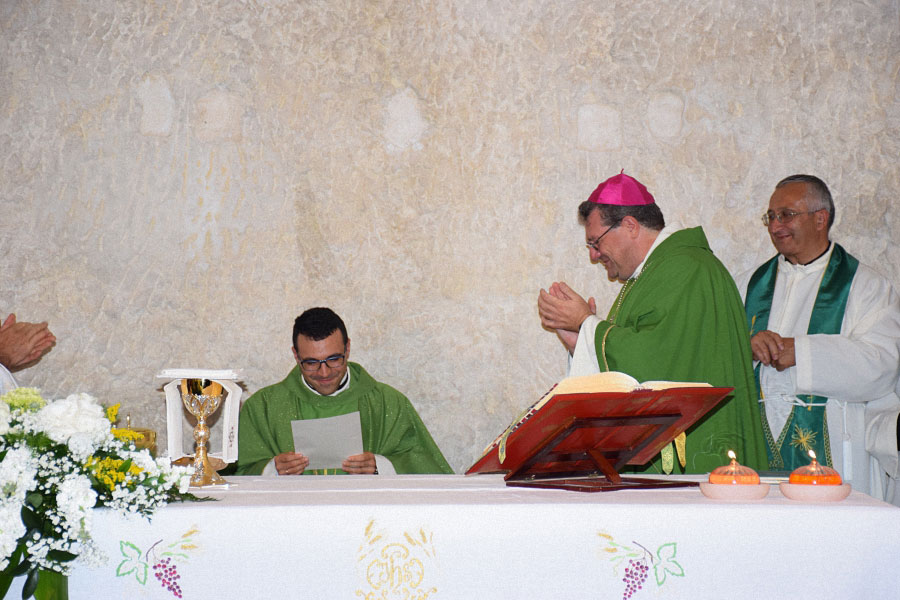 Il nuovo parroco di Pietracupa don Simone Iocca