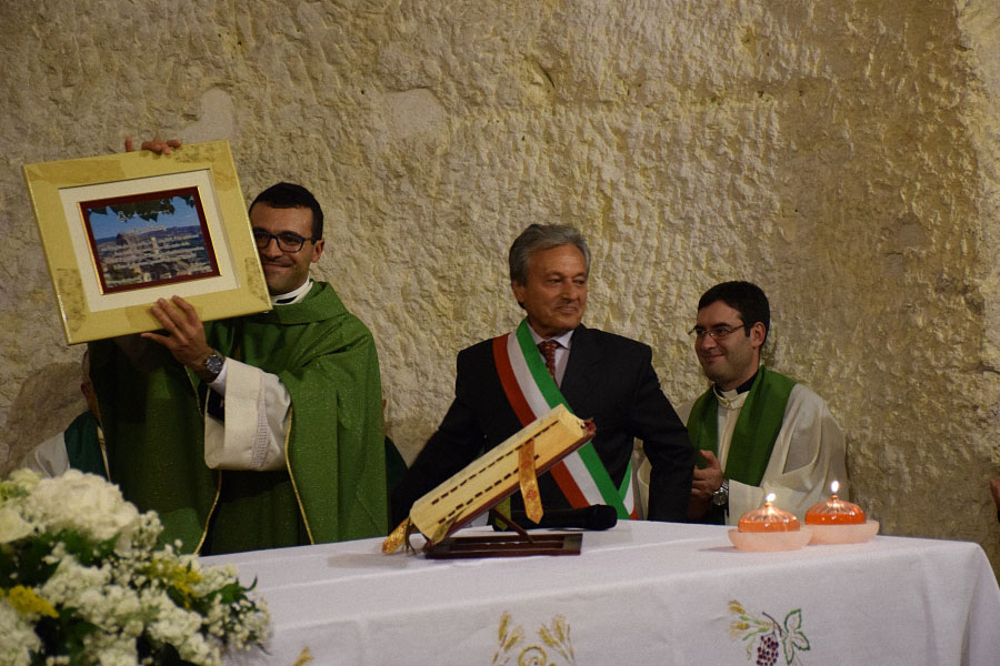 Il nuovo parroco di Pietracupa don Simone Iocca