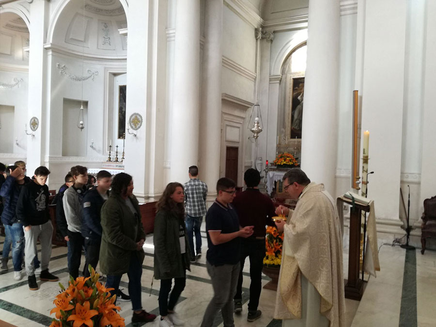 La gita del Vescovo con i giovani della Diocesi a Subiaco