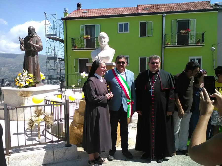 Le foto dell'inaugurazione del monumento di San Giovanni Paolo II a Belmonte