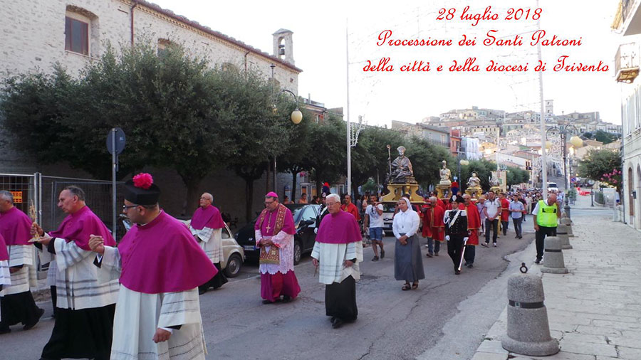 La processione dei Santi Patroni