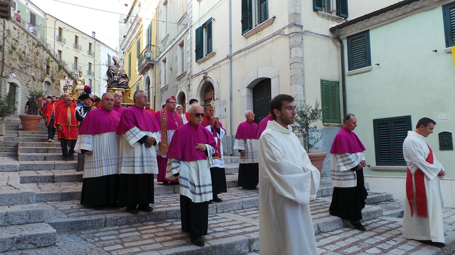 La processione dei Santi Patroni