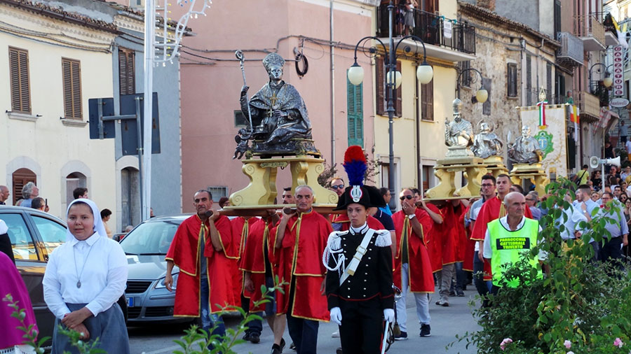 La processione dei Santi Patroni