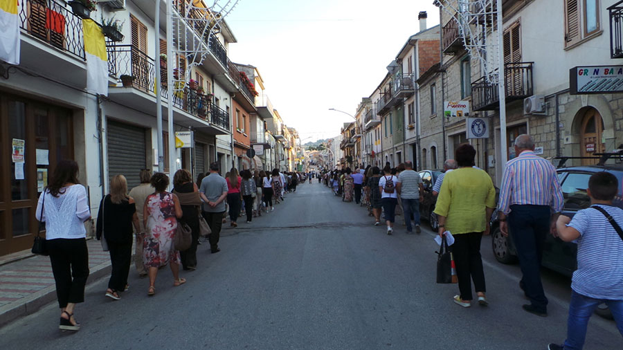 La processione dei Santi Patroni