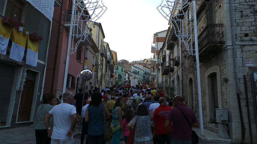 La processione dei Santi Patroni