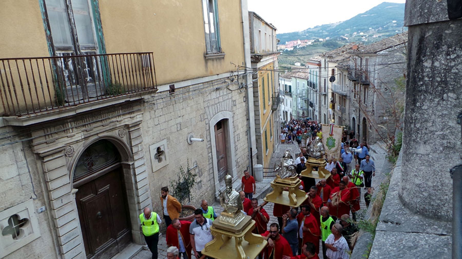 La processione dei Santi Patroni