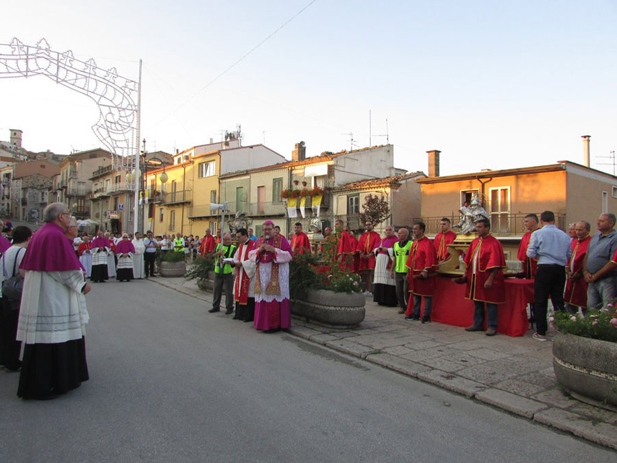 La processione dei Santi Patroni