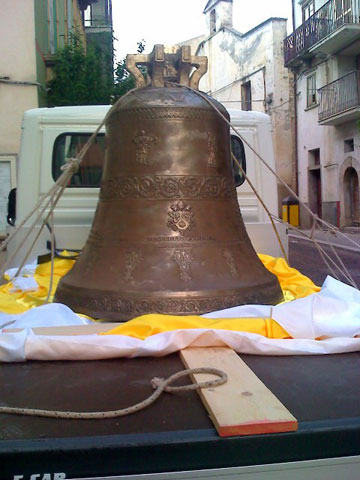 Le immagini della benedizione della campana Maria SS. delle Grazie da parte del Santo Padre
