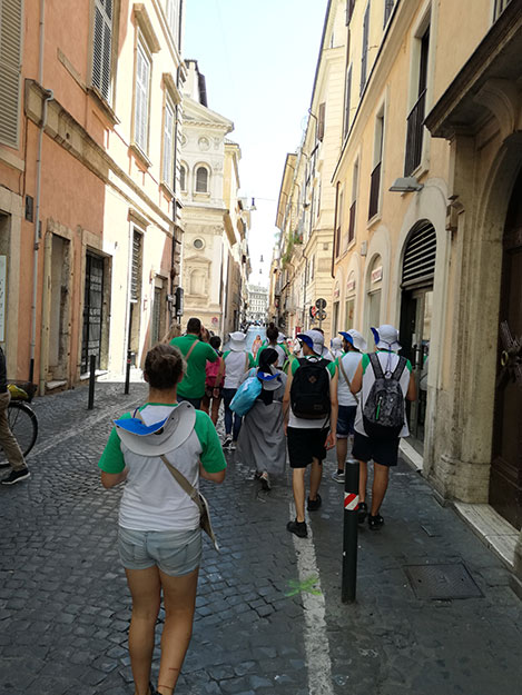 Il gruppo della diocesi di Trivento tra i vicoli della capitale