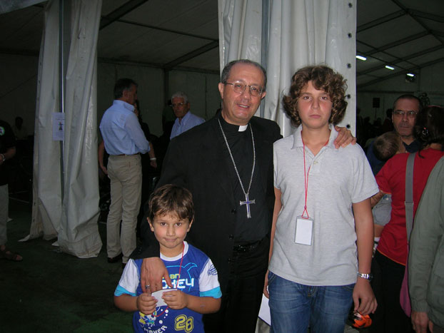 Mons.Bruno Forte con Tancredi e Giovanni Carlomagno