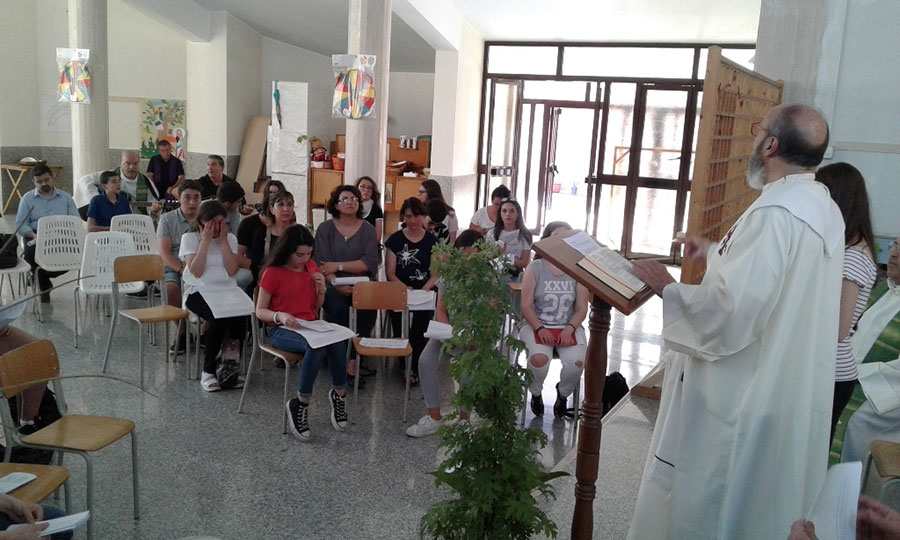 Don Ernesto della Corte incontra i giovani della Diocesi