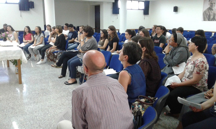 Don Ernesto della Corte incontra i giovani della Diocesi