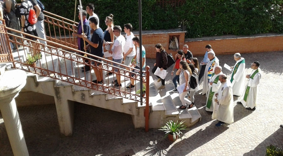 Don Ernesto della Corte incontra i giovani della Diocesi