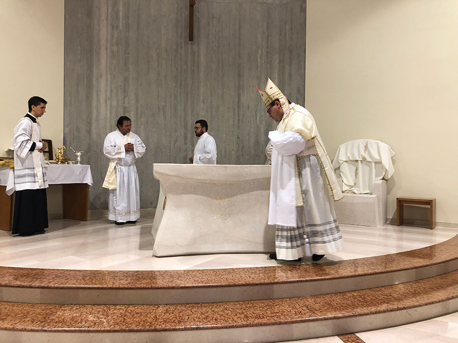 Consacrazione del nuovo altare di San Casto