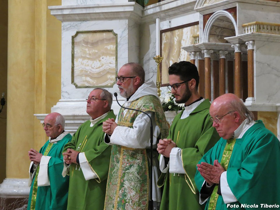 Le foto della Professione Religiosa di Don Denis Costanzo