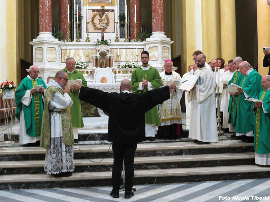 Le foto della Professione Religiosa di Don Denis Costanzo