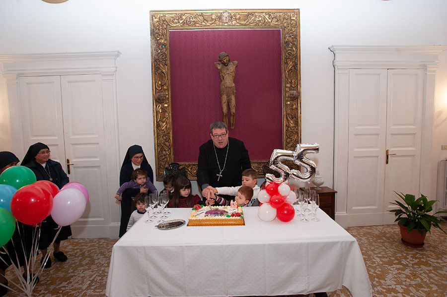 Buon compleanno Vescovo Claudio!