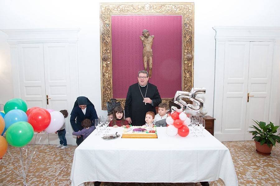 Buon compleanno Vescovo Claudio!