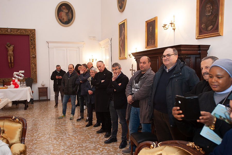 Buon compleanno Vescovo Claudio!