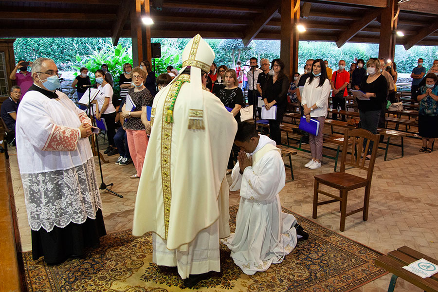 Ordinazione sacerdotale di Padre Adrien