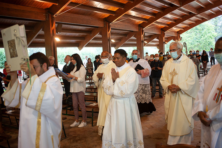 Ordinazione sacerdotale di Padre Adrien