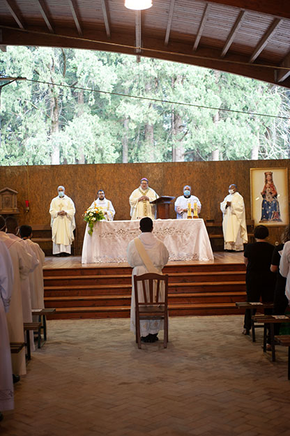 Ordinazione sacerdotale di Padre Adrien