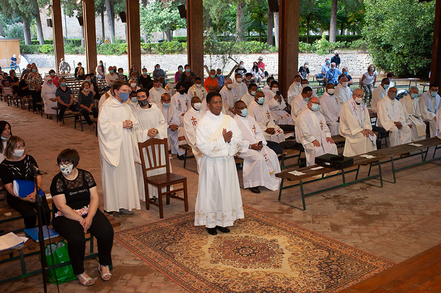 Ordinazione sacerdotale di Padre Adrien