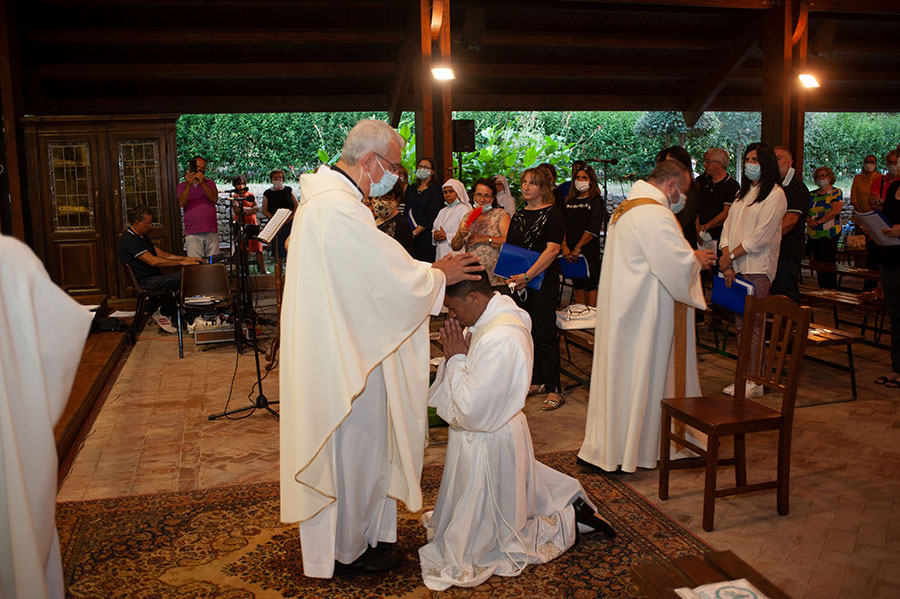 Ordinazione sacerdotale di Padre Adrien