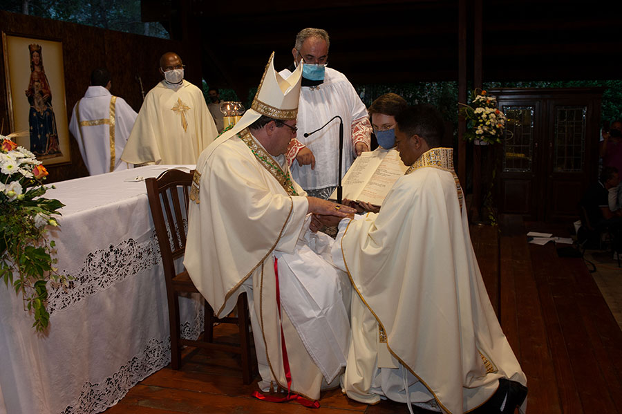 Ordinazione sacerdotale di Padre Adrien
