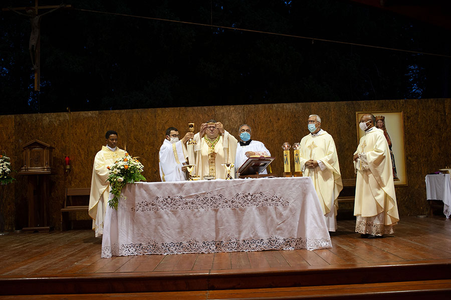 Ordinazione sacerdotale di Padre Adrien