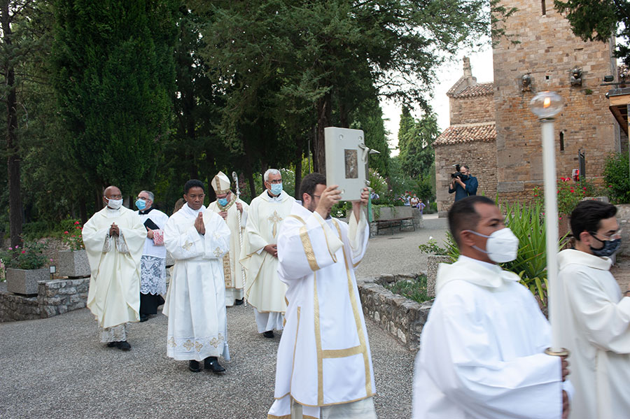 Ordinazione sacerdotale di Padre Adrien