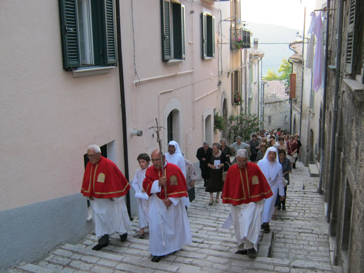La Reliquia di San Francesco: la funzione religiosa e la processione
