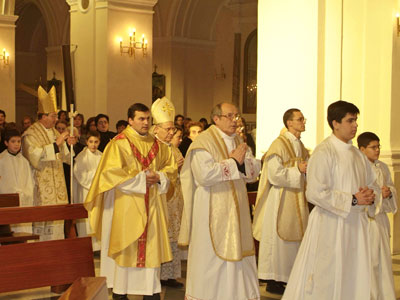 In occasione del II anniversario dell'ordinazione episcopale di mons. Domenico Scotti, il mons. Bruno Forte, Arcivescovo di Chieti, nonché teologo di fama mondiale, ha fatto visita alla nostra comunità concelebrando la Santa Messa dell'Immacolata con il nostro Vescovo.
