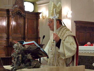Un'immagine di mons. Forte