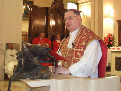 Un'immagine di S.E. Rev.ma Mons. Giuseppe Bertello durante l'omelia