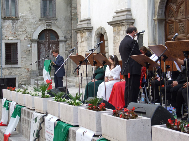 La cerimonia di conclusione dei centocinquanta anni dell’Unità d’Italia