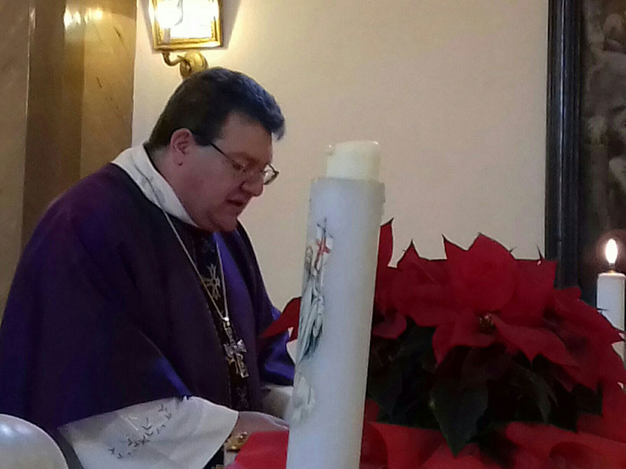Il Vescovo Claudio Palumbo durante la celebrazione eucaristica
