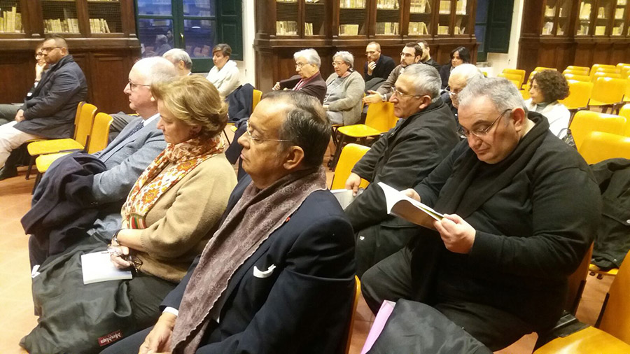 Una foto della conferenza