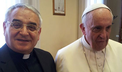Una foto di Mons. Michele Giulio Masciarelli con Papa Francesco