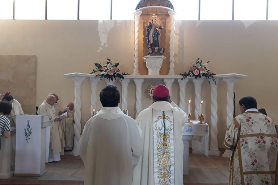 Un momento della celebrazione del Vescovo di Trivento Claudio Palumbo a Fontesambuco