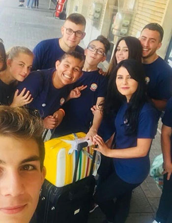 Alcuni ragazzi che hanno partecipato al pellegrinaggio a Lourdes organizzato dall'UNITALSI