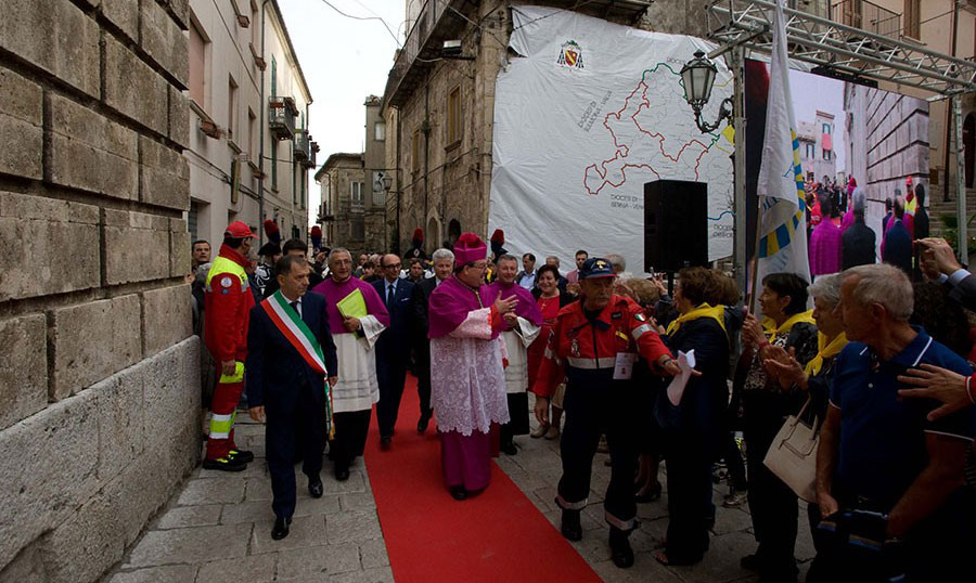Un momento dell'ingresso del vescovo Claudio Palumbo a Trivento