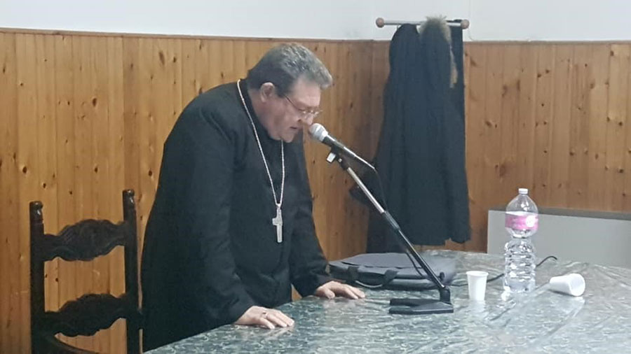 Una foto del Vescovo Palumbo durante la catechesi