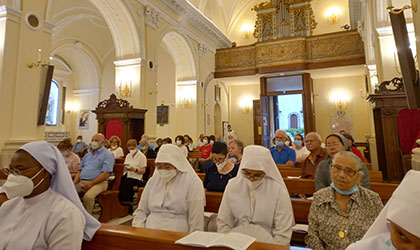 SINODO DELLA CHIESA ITALIANA ED UNIVERSALE: MONS. PALUMBO RICONSEGNA SOLENNEMENTE ALLA DIOCESI LA SINTESI SINODALE DIOCESANA