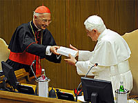 Il Papa interviene all'assemblea generale della CEI