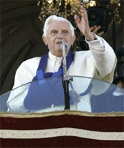 Benedetto XVI all’udienza di mercoledì 5 agosto 2009