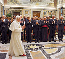 Domenica 07.02.2010: il Papa alla recita dell’Angelus invita a difendere la vita e a ridurre la povertà