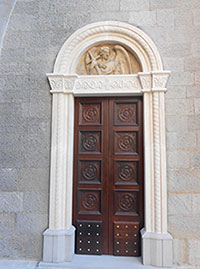 I nuovi portali della Chiesa di San Michele Arcangelo di Castiglione Messer Marino