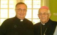 Nella foto mons. Ghidelli che lascia e mons. Cipollone che subentra